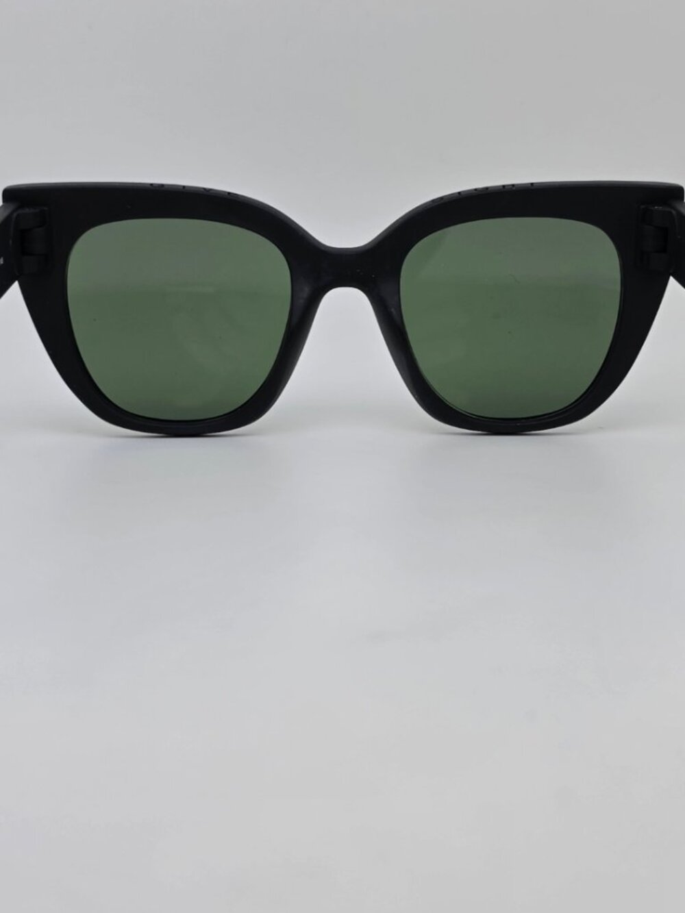Toms Sydney Traveler Collection Black Frame Green Lens Cat Eye Sunglasses 50-23 - Picture 4 of 13